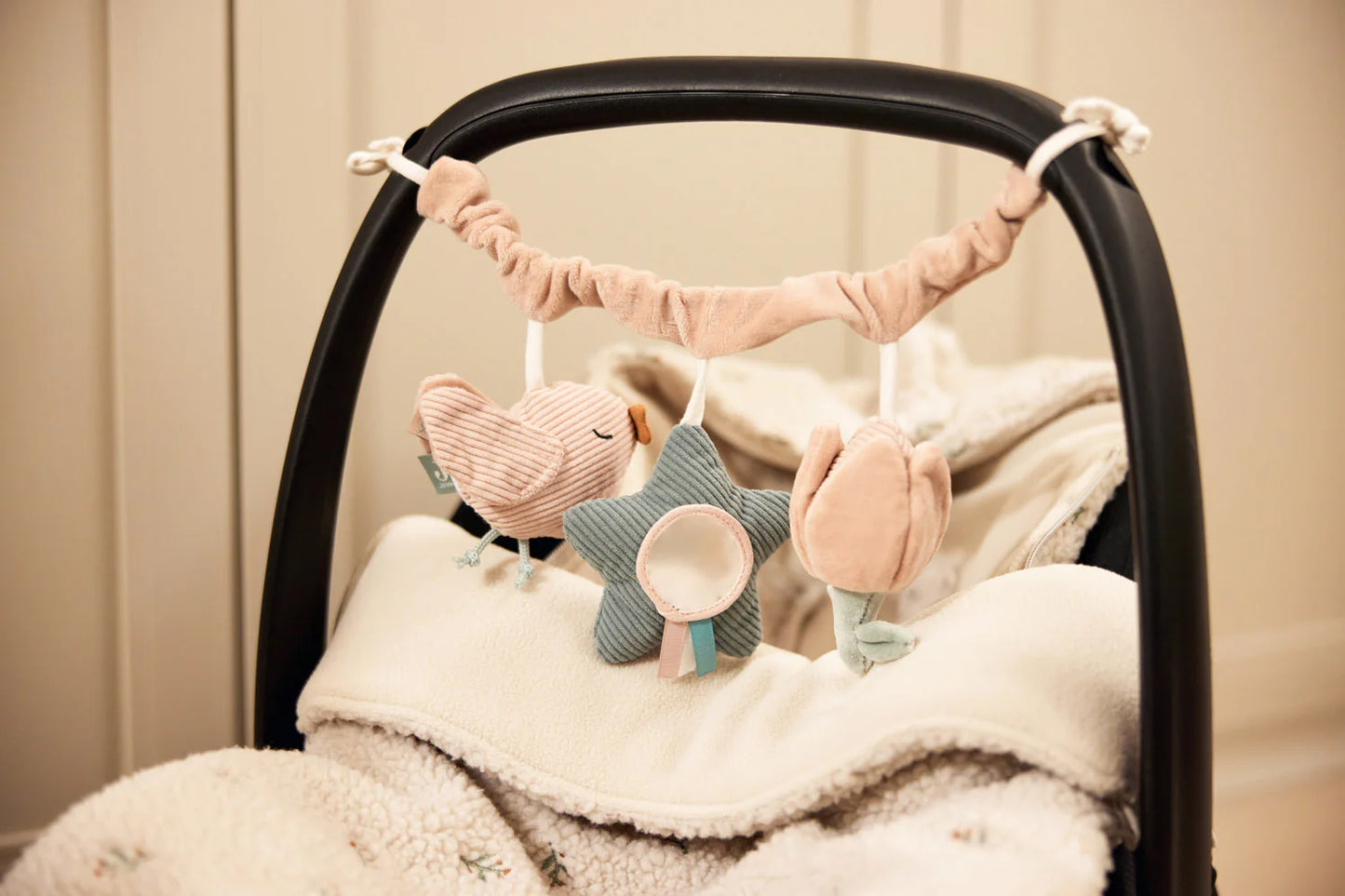Kinderwagenkette "Lovely Birds" von Jollein - Geschenkidee zur Geburt