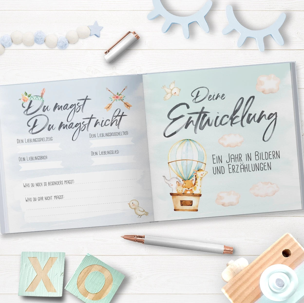 Blaues Babybuch "Hallo kleiner Schatz" - perfekt als Geschenkidee zur Geburt