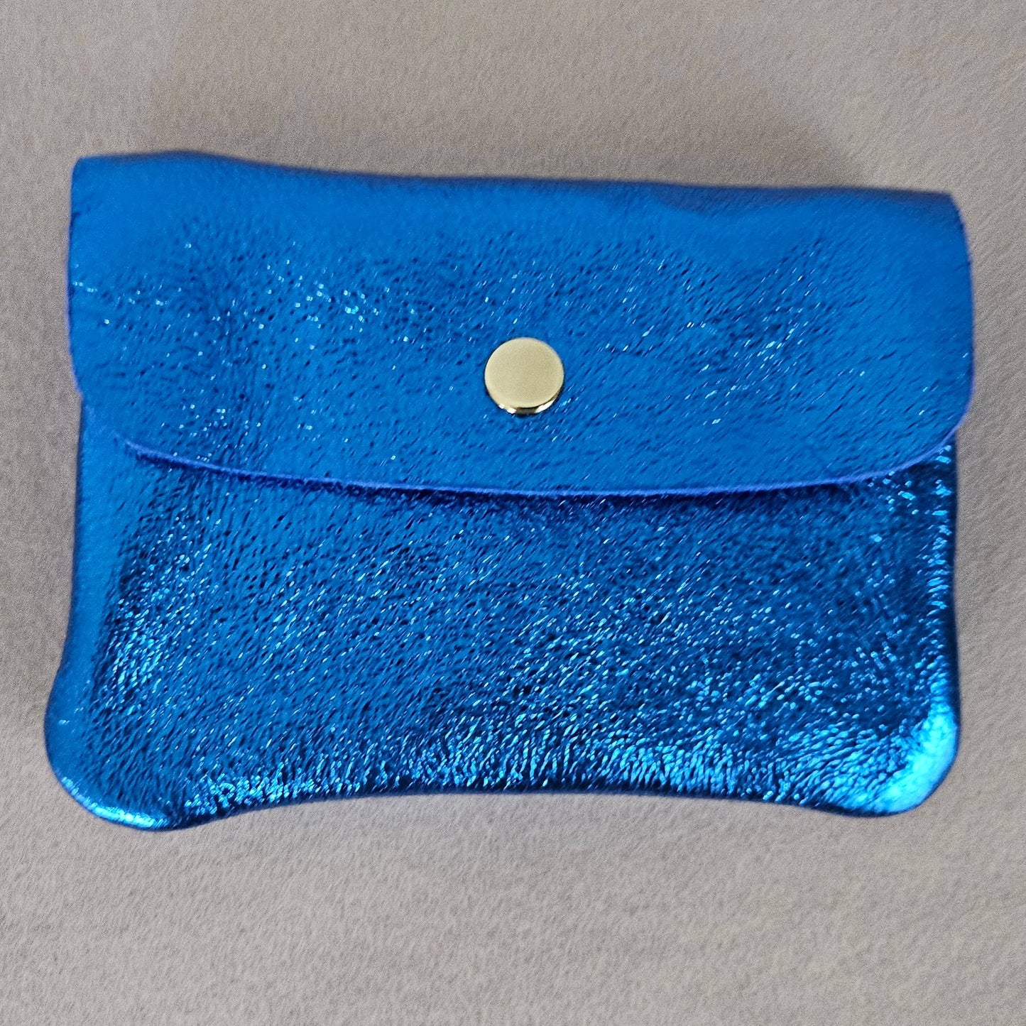 Kleine, stylische Geldbörse in "Königblau" aus metallischem Leder