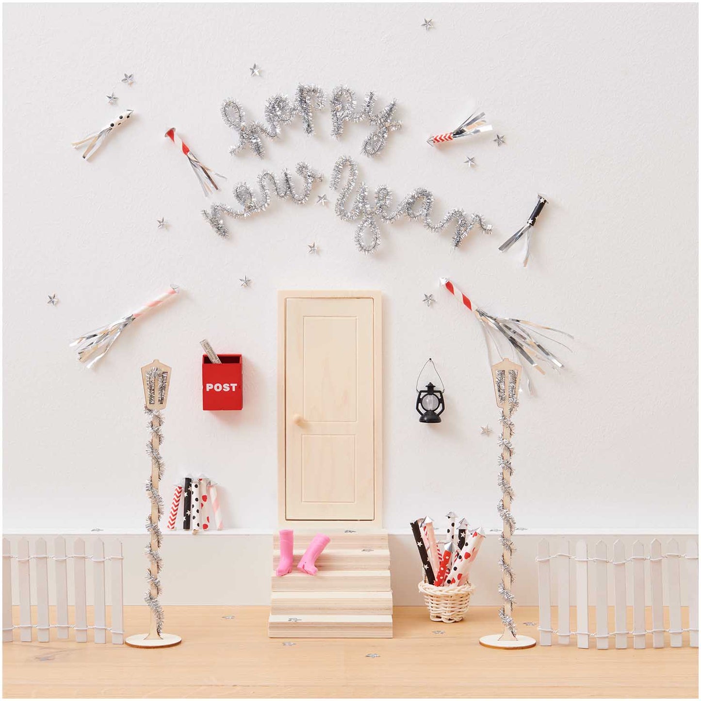 Miniatur Straßenlaterne aus Holz für Wichtel, 2,5x22,5cm