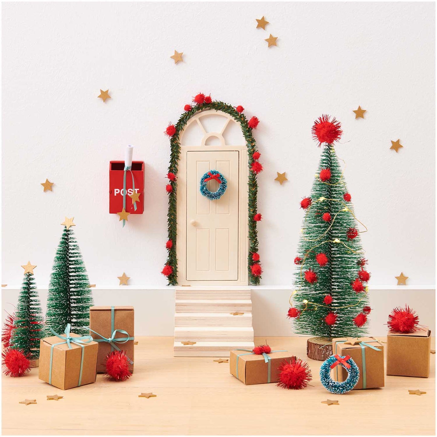 Braune Miniatur Geschenkschachteln als Zubehör für die Wichtelwelt