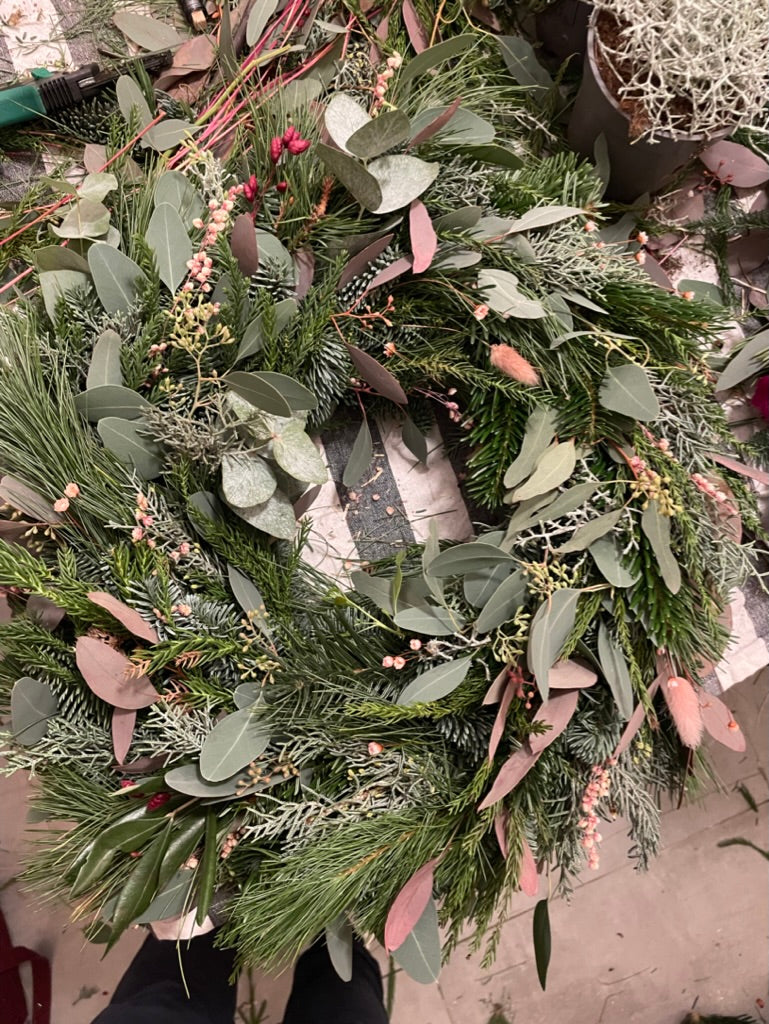 Workshop: "Adventskranz binden" am 28.11.2025 (findet im AUENLAND statt!)