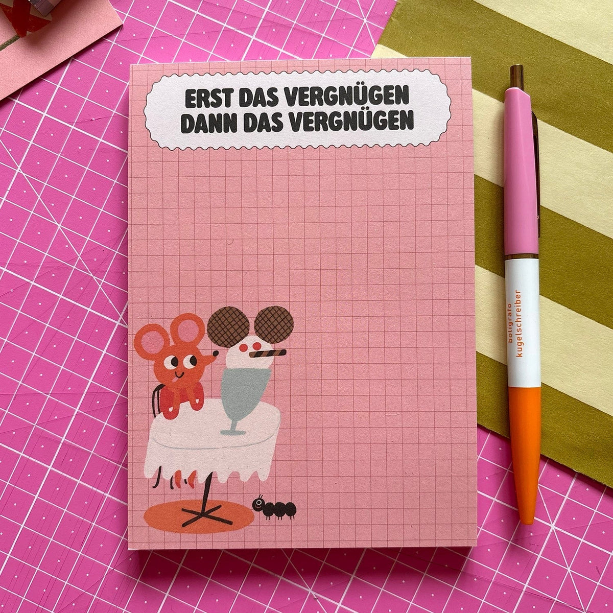 Notizblock "Erst das Vergnügen"" von Slinga Illustration