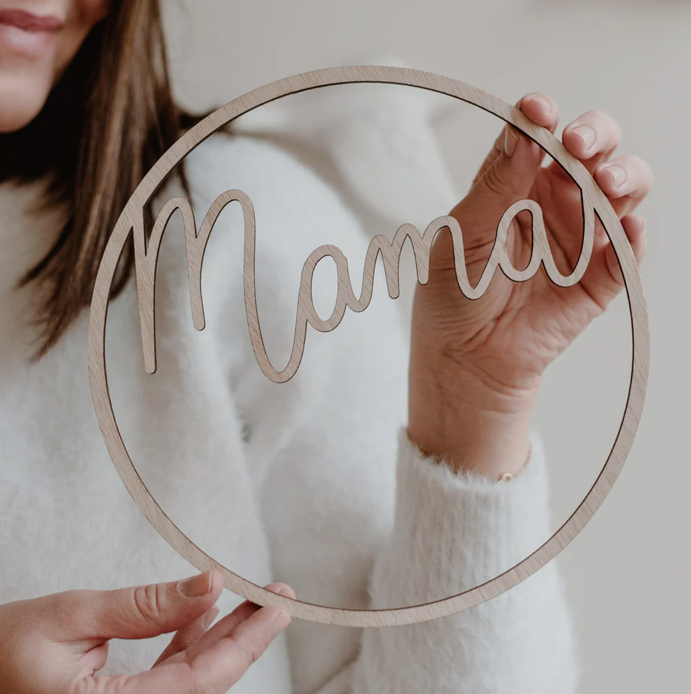 Stilvoller "Mama" - Holzkranz von Eulenschnitt