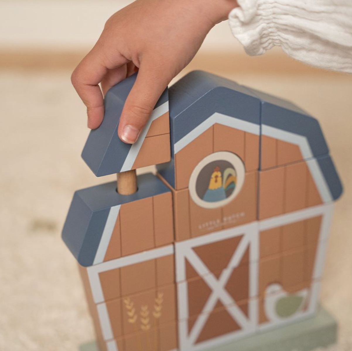 Haus-Stapelspiel aus der Little-Farm Kollektion von Little Dutch