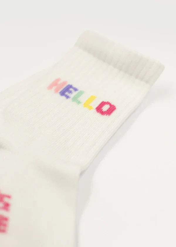 Socken mit "Hello " Aufschrift für Babys und Kinder bis Größe 34