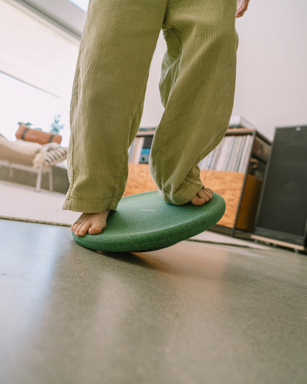 Die Balanceboards von Stapelstein sind eine tolle Geschenkidee für Kinder ab 2 Jahren. Kinder lernen mit den Boards Balance zu halten. Sie können ganz einfach mit den Stapelsteinen kombiniert werden.
