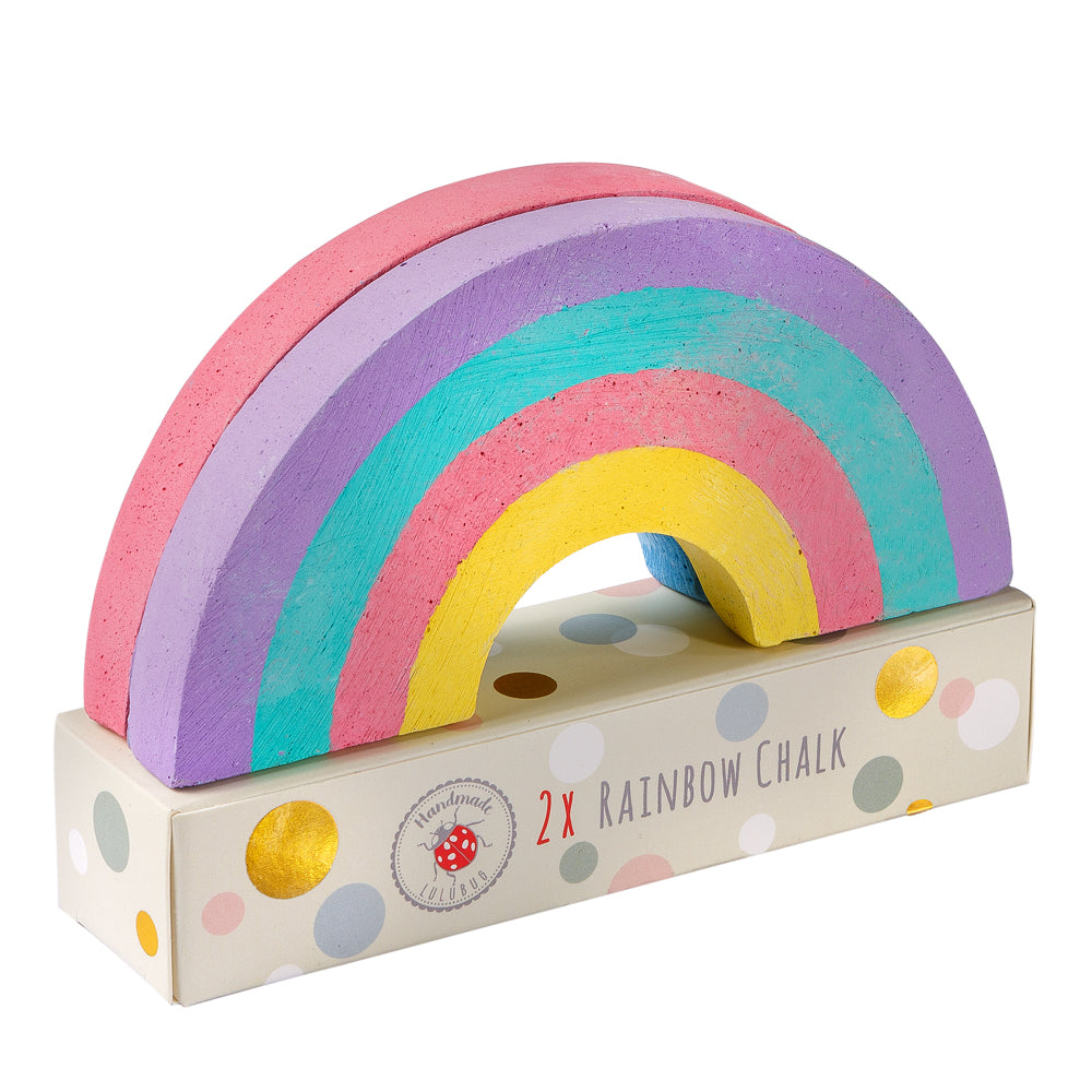 Die Straßenmalkreide in Regenbogenform ist eine tolle kleine Geschenkidee, z.B. für die Schultüte.