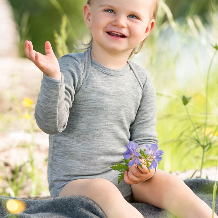 Babyromper met lange mouwen "Lichtgrijs" van wol/zijde, diverse maten