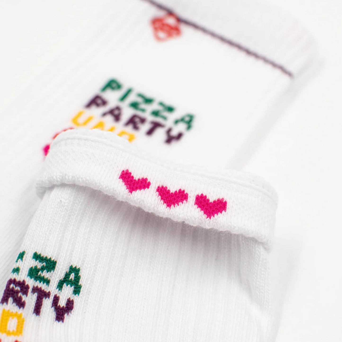 Pizza, Party und Amore - Tennissocken von J. Clay für Frauen und Männer