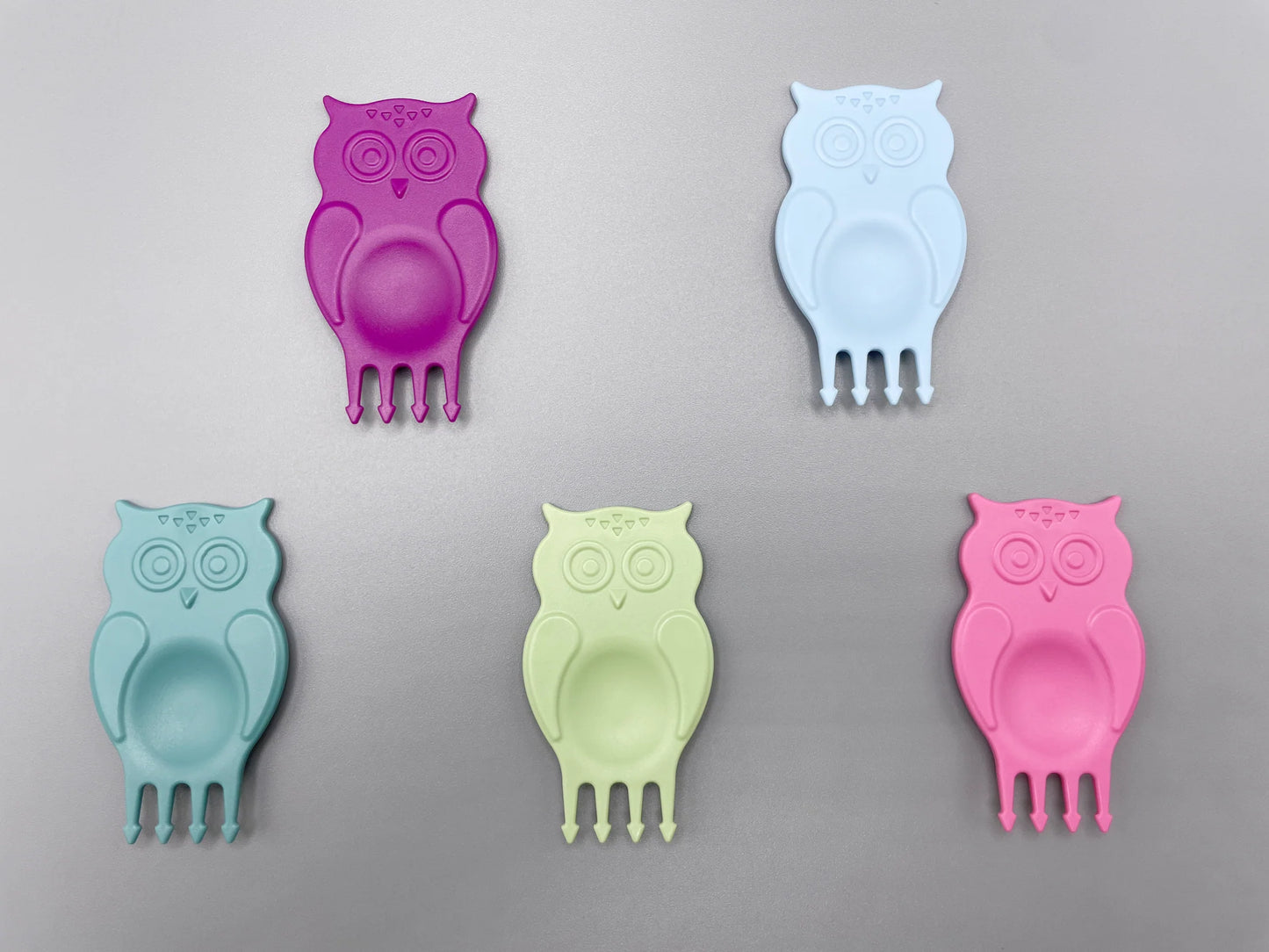 Owl You Need Pieksi 5er Set von Pieksi und Griffel – fünf Eulen-Pieksis in Pastellfarben (Lila, Hellblau, Mint, Hellgrün, Rosa)