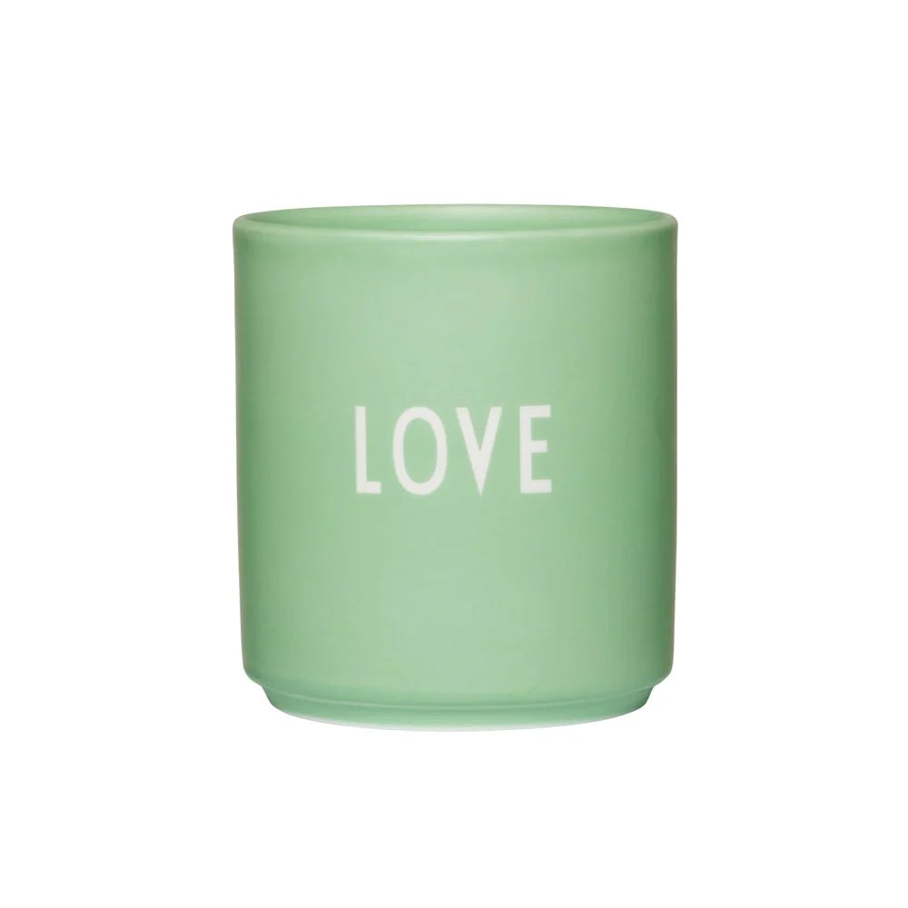 Türkisfarbende "Love" Tasse von Design Letters aus Porzellan