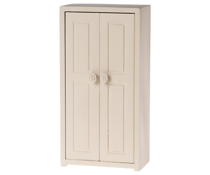 Cremefarbender Kleiderschrank von Maileg - perfekt für das Mäusehaus