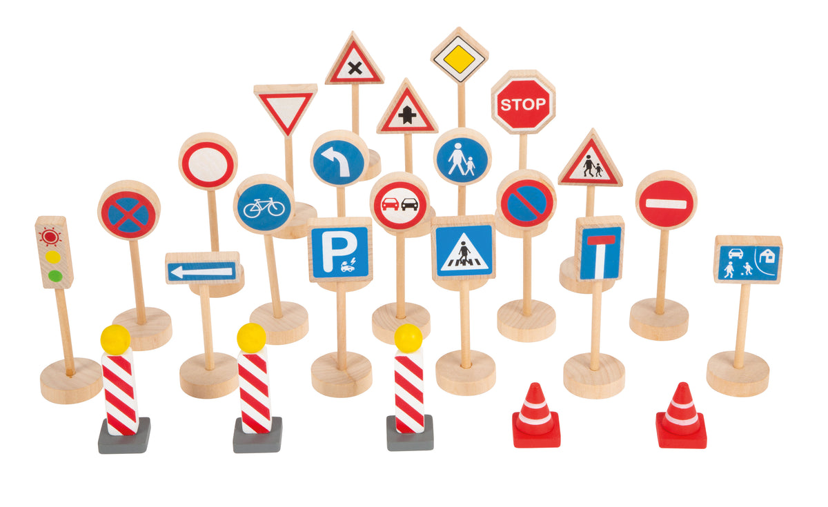 Verkehrsschilder-Set aus Holz von Small Foot zum Spielen für Kinder