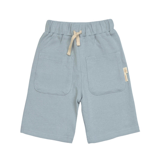 Kurze Hose in hellblau mit Waffle-Optik von Lässig