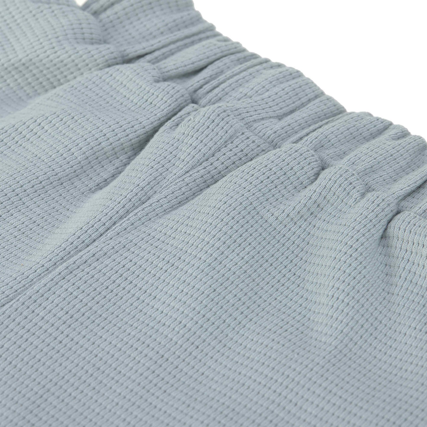 Kurze Hose in hellblau mit Waffle-Optik von Lässig
