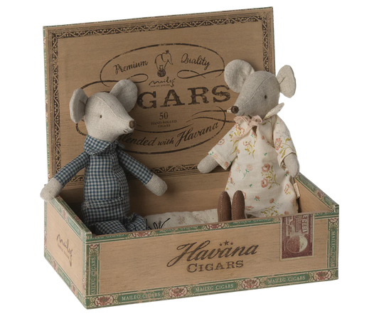 "Oma und Opa Mäuse" von Maileg in einer Box - perfekt für das Mäusehaus