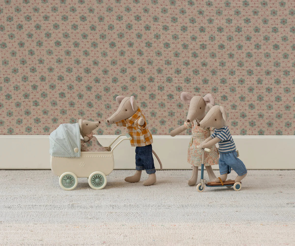 Gelbes kariertes Hemd und Hose für Papa Maus von Maileg