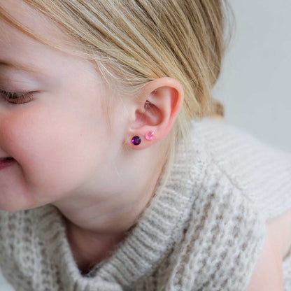Bunte Glitzer-Klebeohrringe von Mimi & Lula, 30 Paar – Haarschmuck für Kinder als Geschenk zu Weihnachten