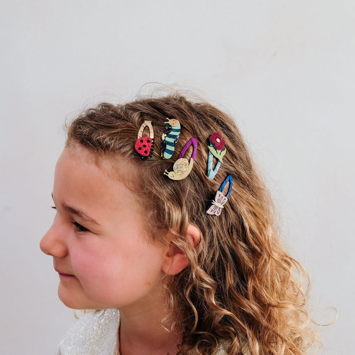 Kleine Haarspangen mit Käfer- und Blumen-Motiv von Mimi & Lula, 5er Set – kleines Mitbringsel für Mädchen