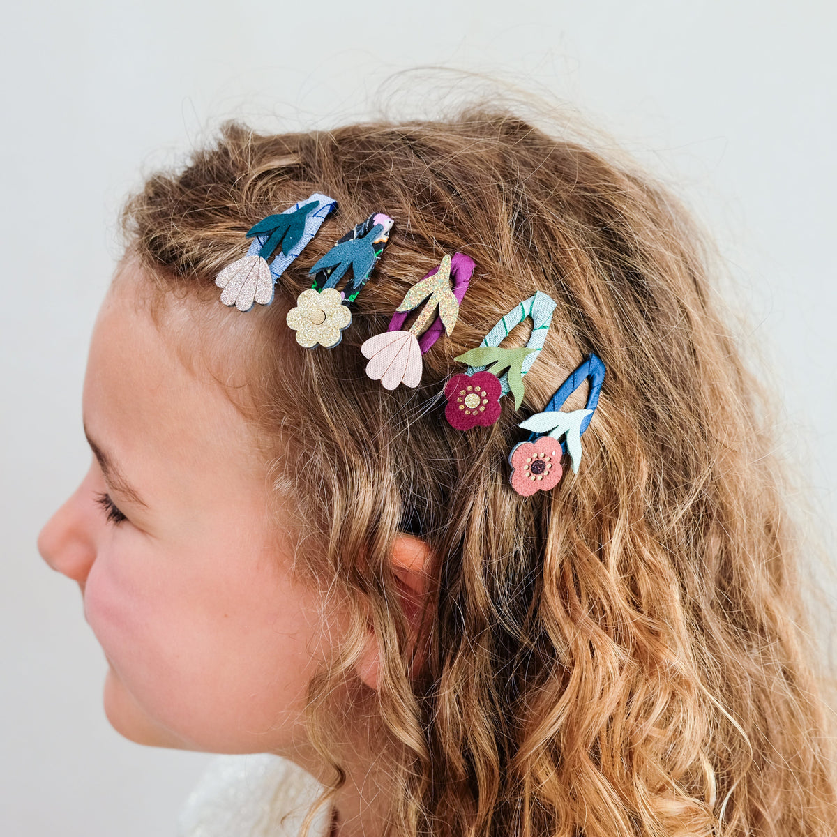 Kleine Haarspangen mit Herbstblumen-Motiv von Mimi & Lula, 5er Set – kleines Mitbringsel für Mädchen