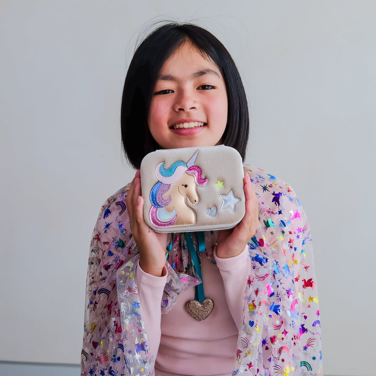 Schmuckkästchen für Kinder mit Einhorn aus Samt von Mimi & Lula – Geschenk für Mädchen zu Weihnachten