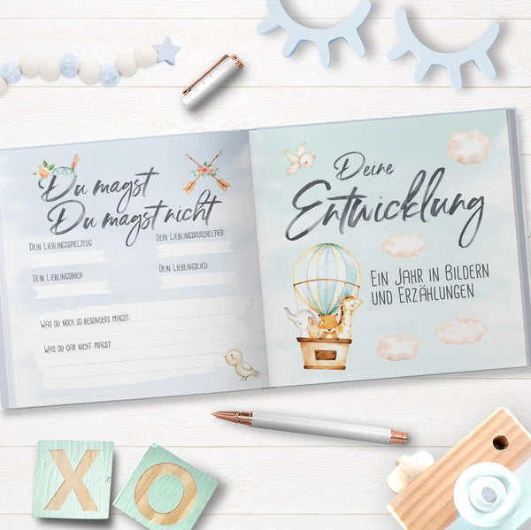 Blaues Babybuch "Hallo kleiner Schatz" - perfekt als Geschenkidee zur Geburt