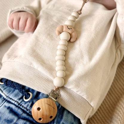 Schnullerkette mit Crossaint-Motiv von Chewies&more, verschiedene Farben