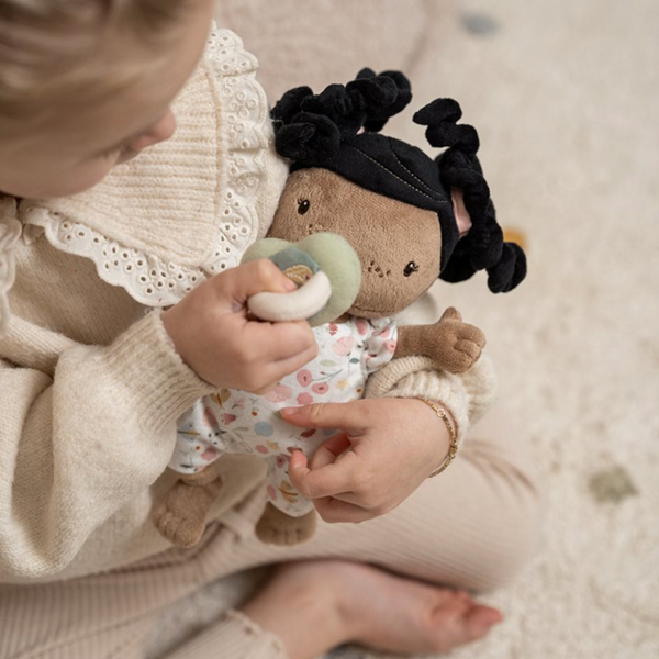 Grünes Puppenset "Evi" mit Zubehör von Little Dutch