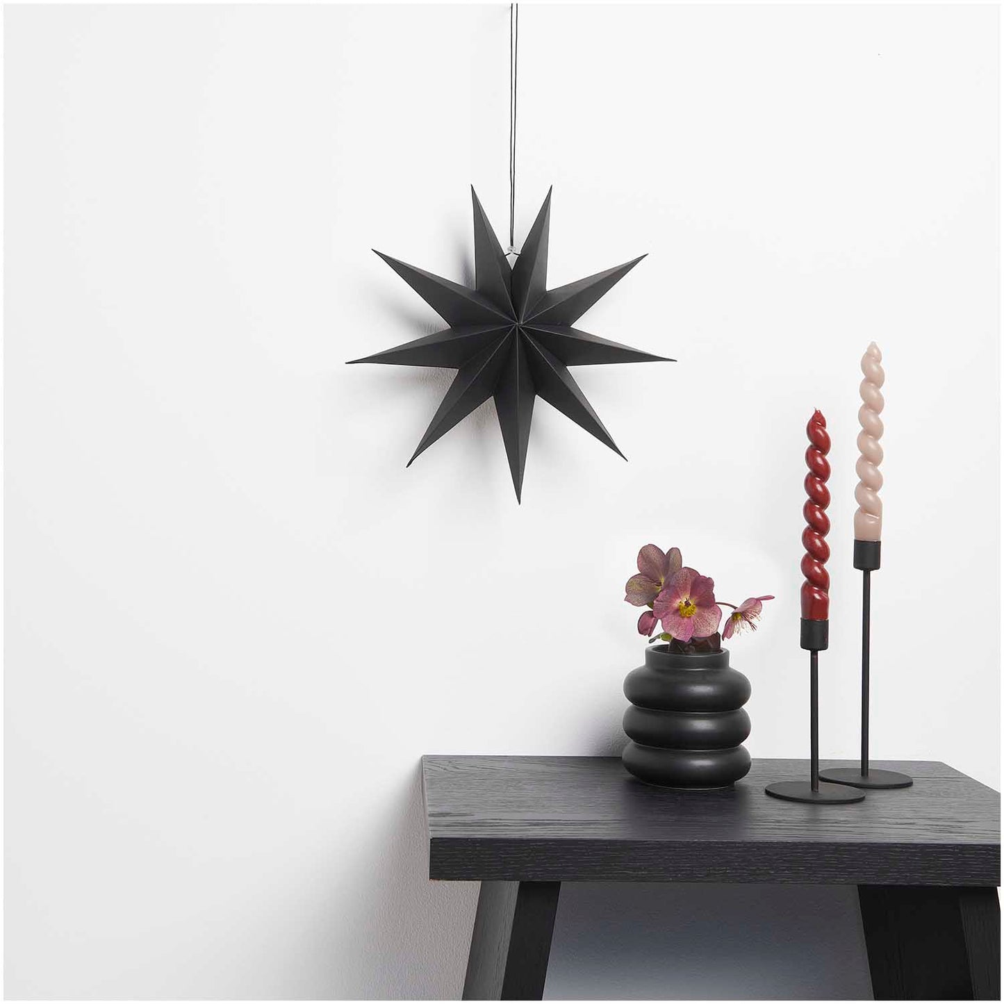 Schwarzer Papierstern (28cm) als Dekoration zum Aufhängen von Rico Design