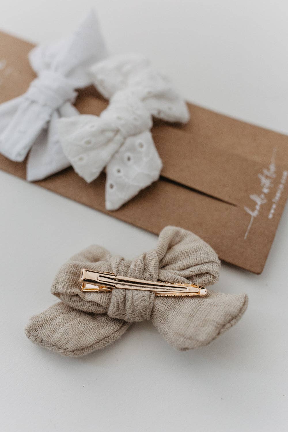 Schleifen-Haarspangen "Large Bows Mixed Trio" von Leevje