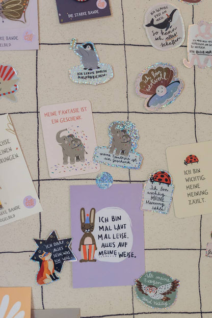 Anglerfisch-Glitzersticker "Mit meiner Neugier entdecke ich die Welt" von Liesels Wicht