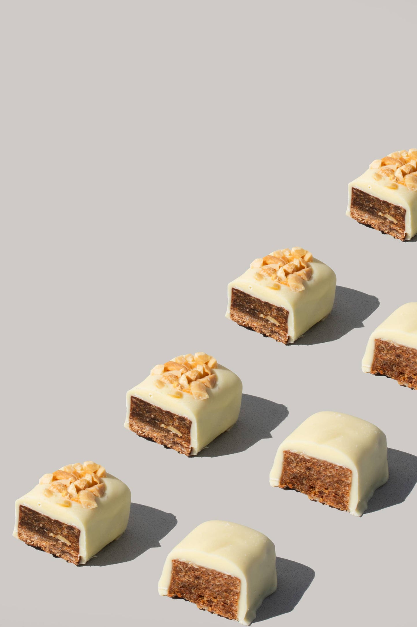 Weißer Schoko Erdnuss Riegel von Treatfuls