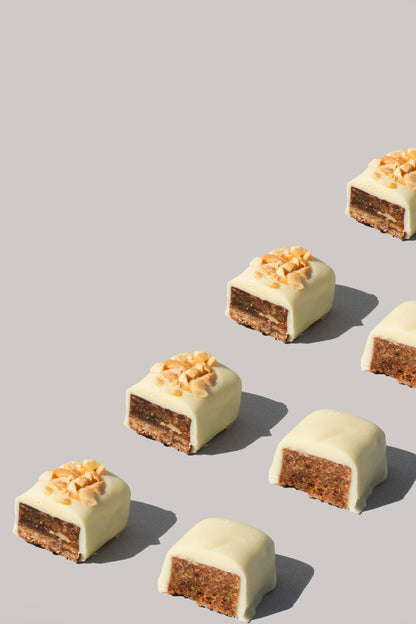 Weißer Schoko Erdnuss Riegel von Treatfuls