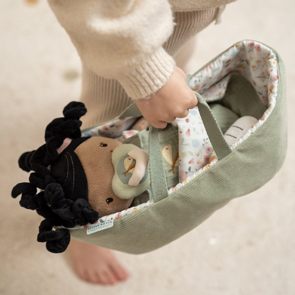 Grünes Puppenset "Evi" mit Zubehör von Little Dutch