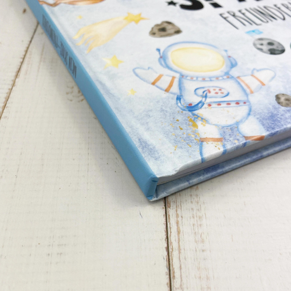 Freundebuch "Space" - perfekt als Geschenkidee für alle, die Astronauten und das Weltall lieben