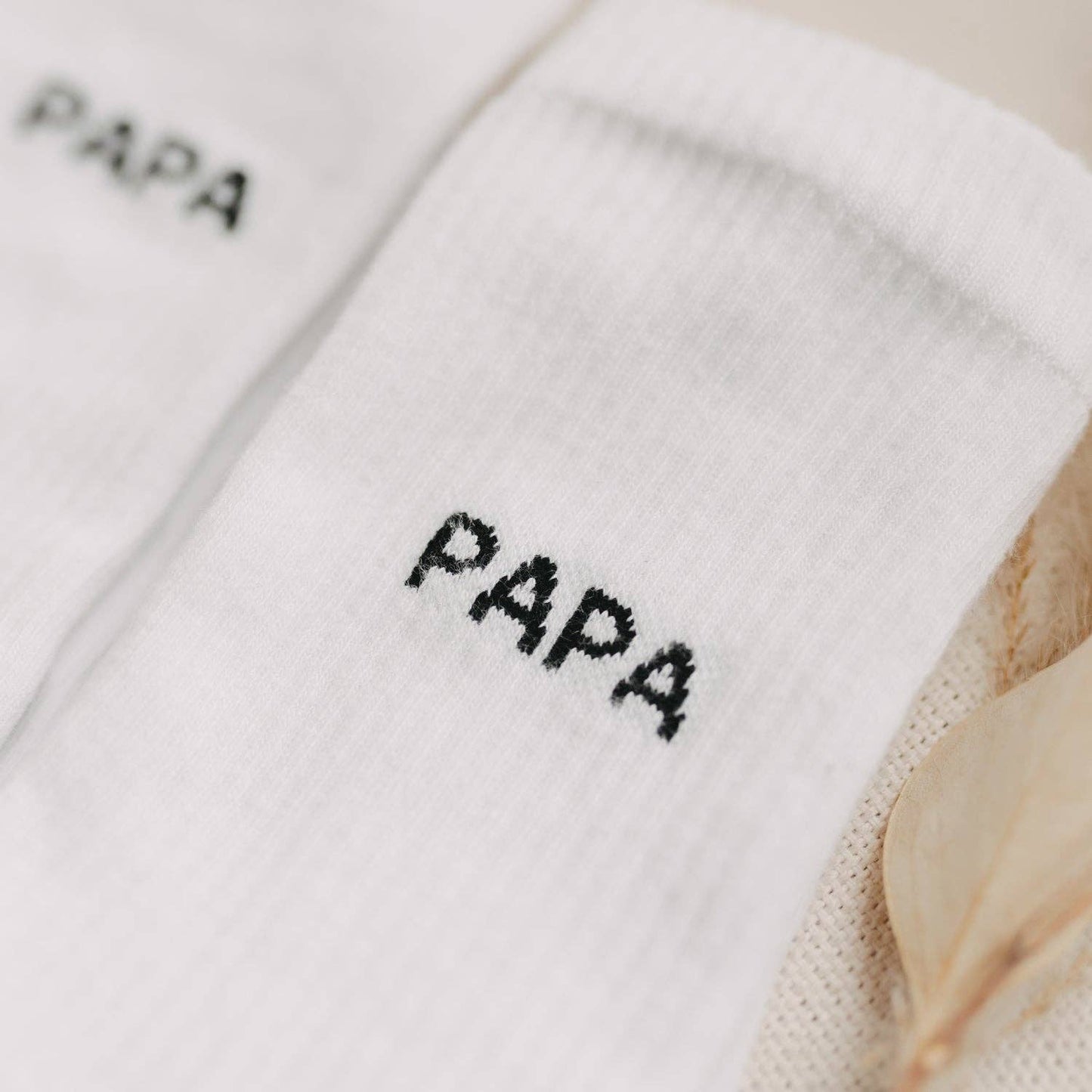 Socken mit "Papa" Aufschrift von Eulenschnitt, verschiedene Größen