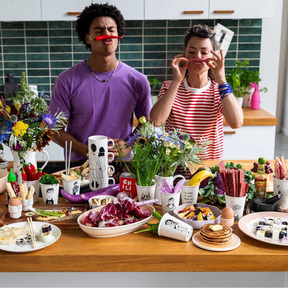 Tasse "I need Coffee" aus Porzellan von helen b.