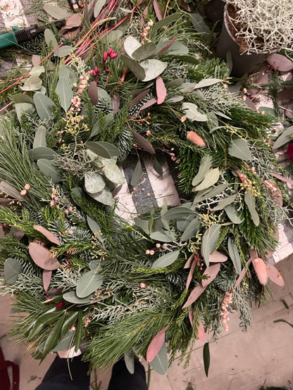 Workshop: "Adventskranz binden" am 28.11.2025 (findet im AUENLAND statt!)