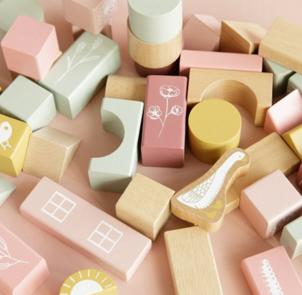 Rosa Bausteine-Set aus Holz im Eimer von Little Dutch