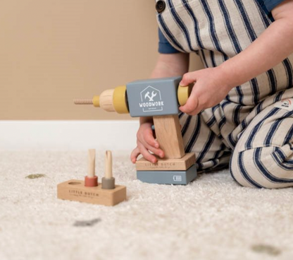 Bohrmaschine mit Zubehör aus Holz von Little Dutch