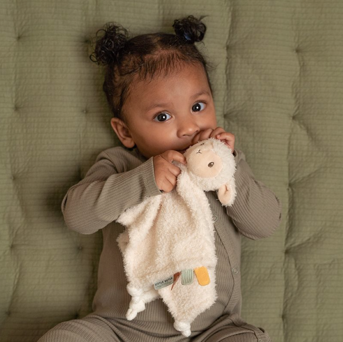 Schaf-Kuscheltuch aus der "Little Farm" Kollektion von Little Dutch