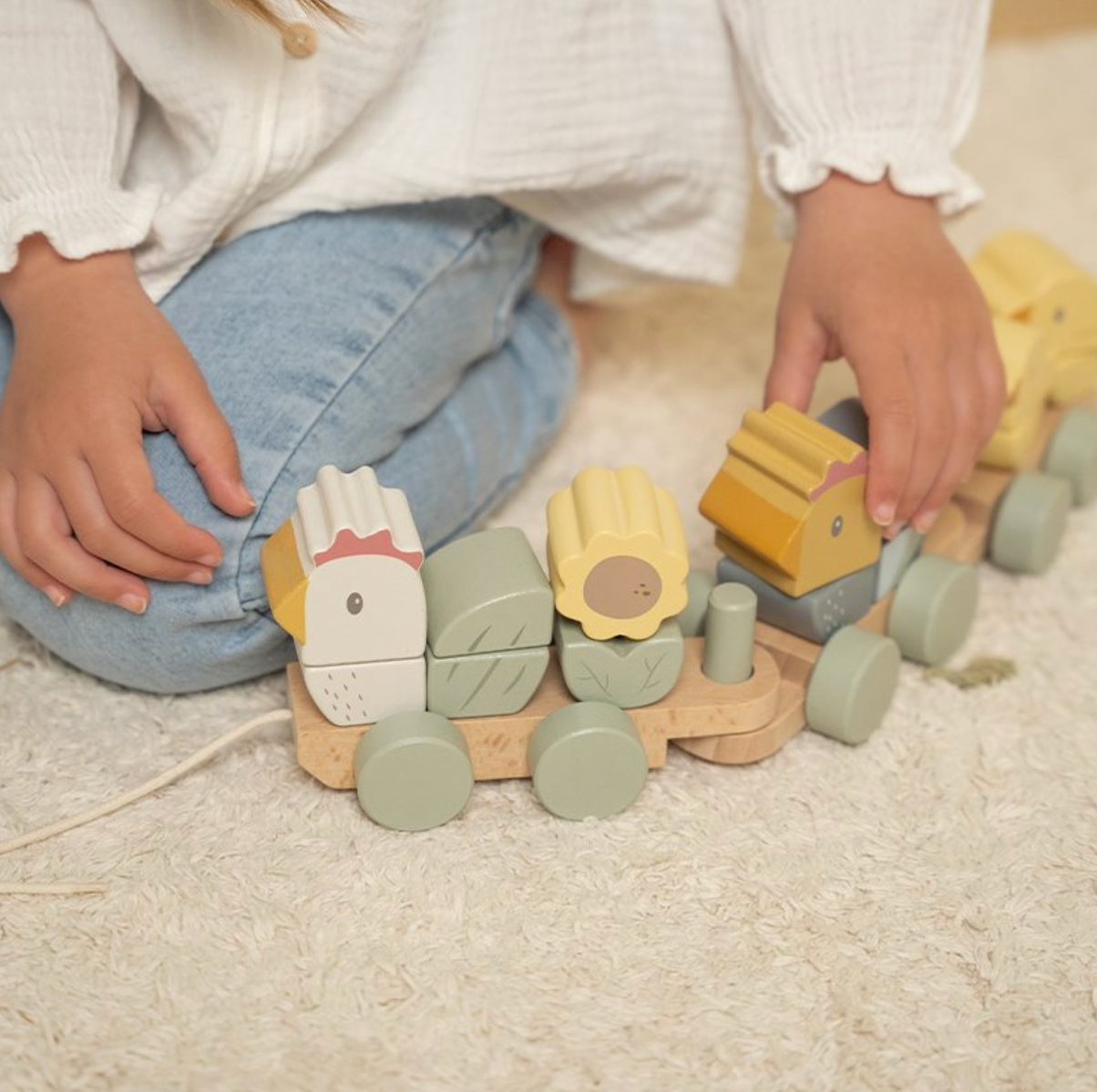 Holzzug "Huhn" aus der Little-Farm Kollektion von Little Dutch