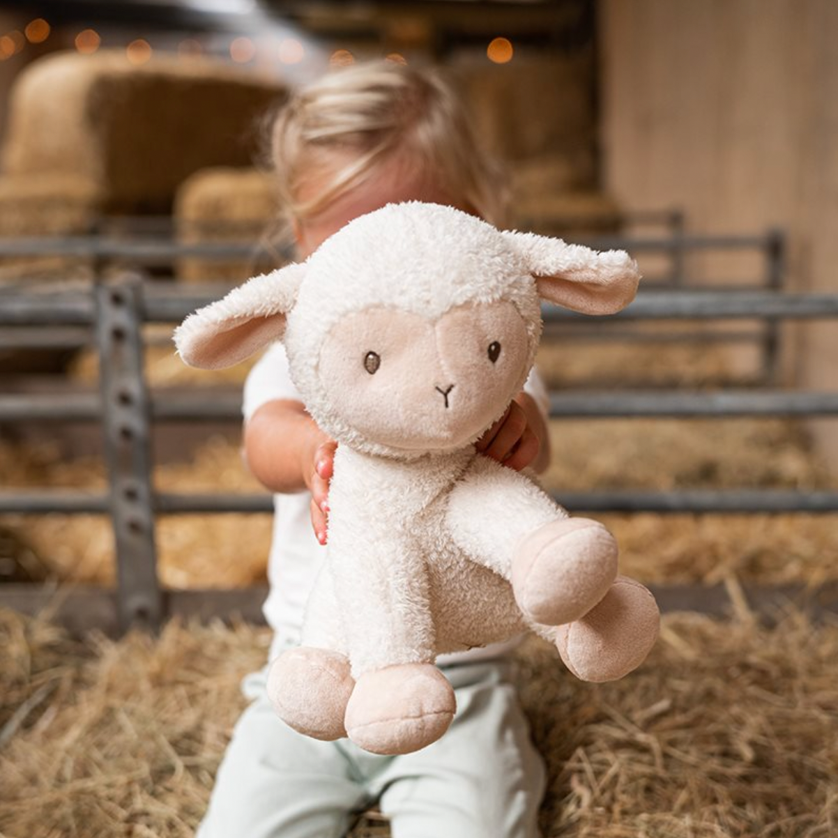 Schaf-Kuscheltier aus der Little-Farm Kollektion von Little Dutch, 25cm