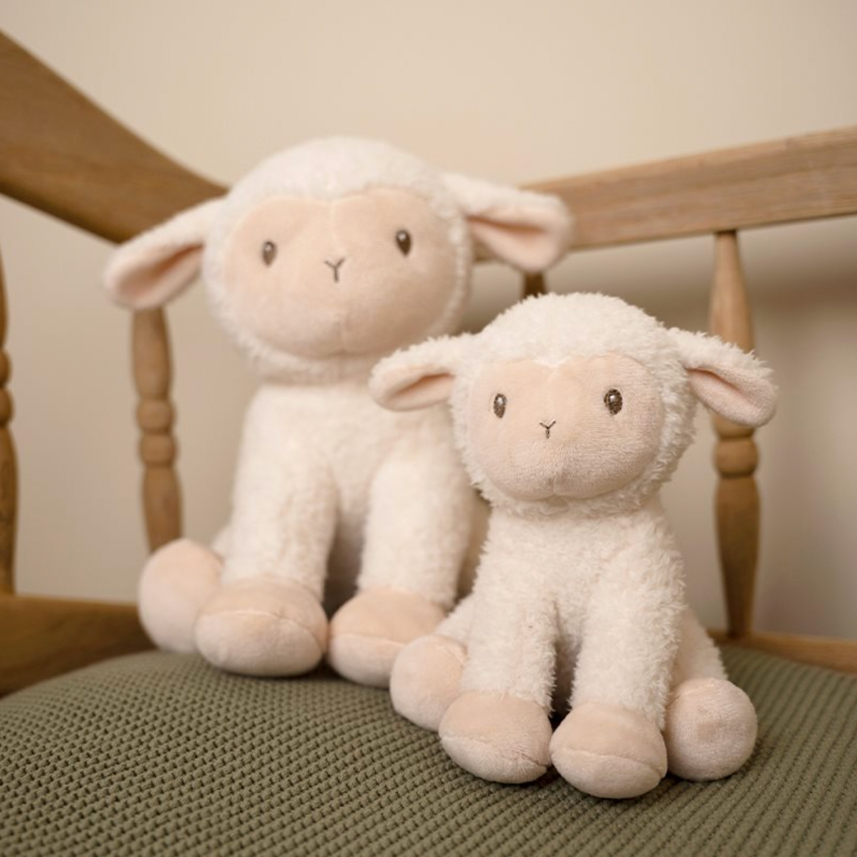 Schaf-Kuscheltier aus der Little-Farm Kollektion von Little Dutch, 25cm