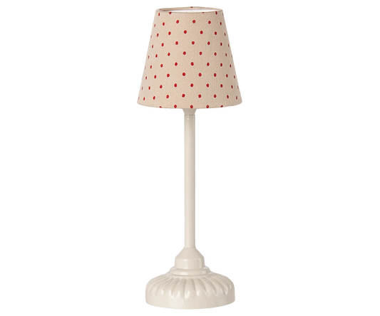 Stehlampe "Sand" mit roten Punkten von Maileg - perfekt für das Mäusehaus
