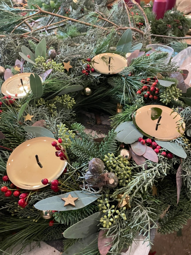 Workshop: "Adventskranz binden" am 28.11.2025 (findet im AUENLAND statt!)