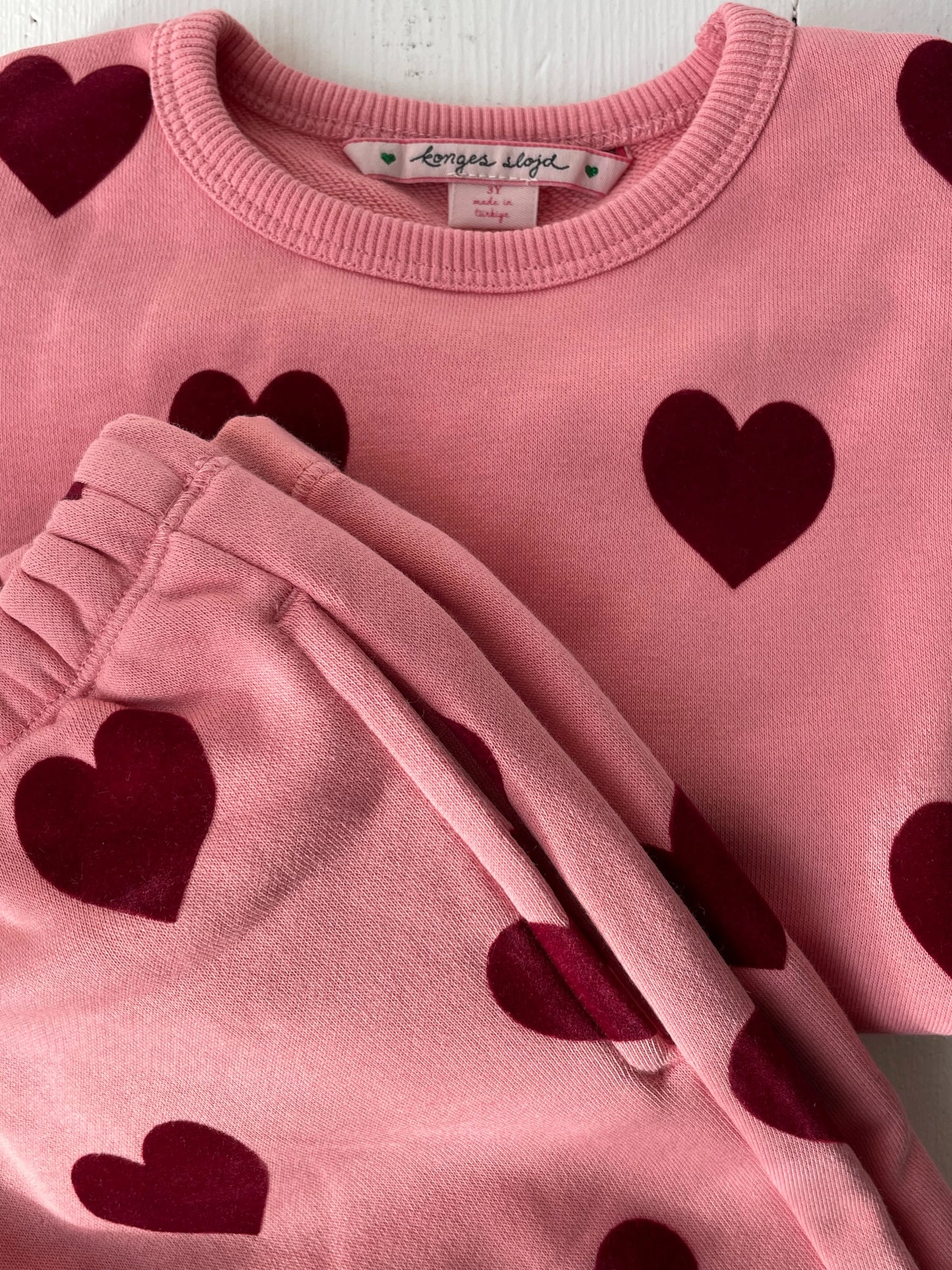 Lou Pullover "Coeur" mit Herz-Motiv von Konges Slojd