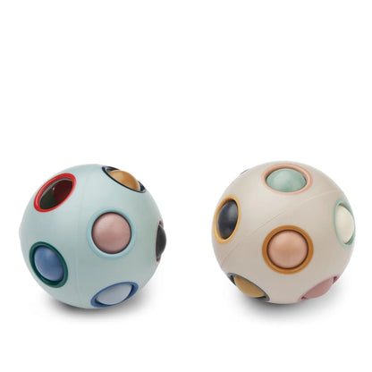 Der Solene Puzzleball ist ein tolles Fidget Spielzeug für Kinder. Eine gute Alternative zum Zauberwürfel.