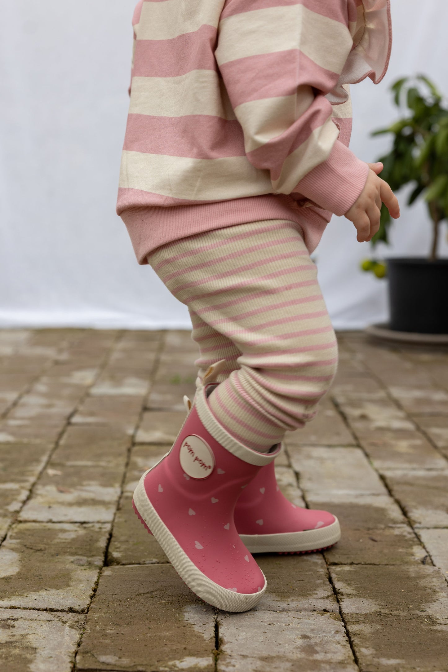 Rosa/weiß gestreifter Pullover mit Rüschen von Petit Piao, Größe 68-122
